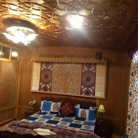 Bed and Breakfast House Boat New Manora Srīnagar Exterior foto