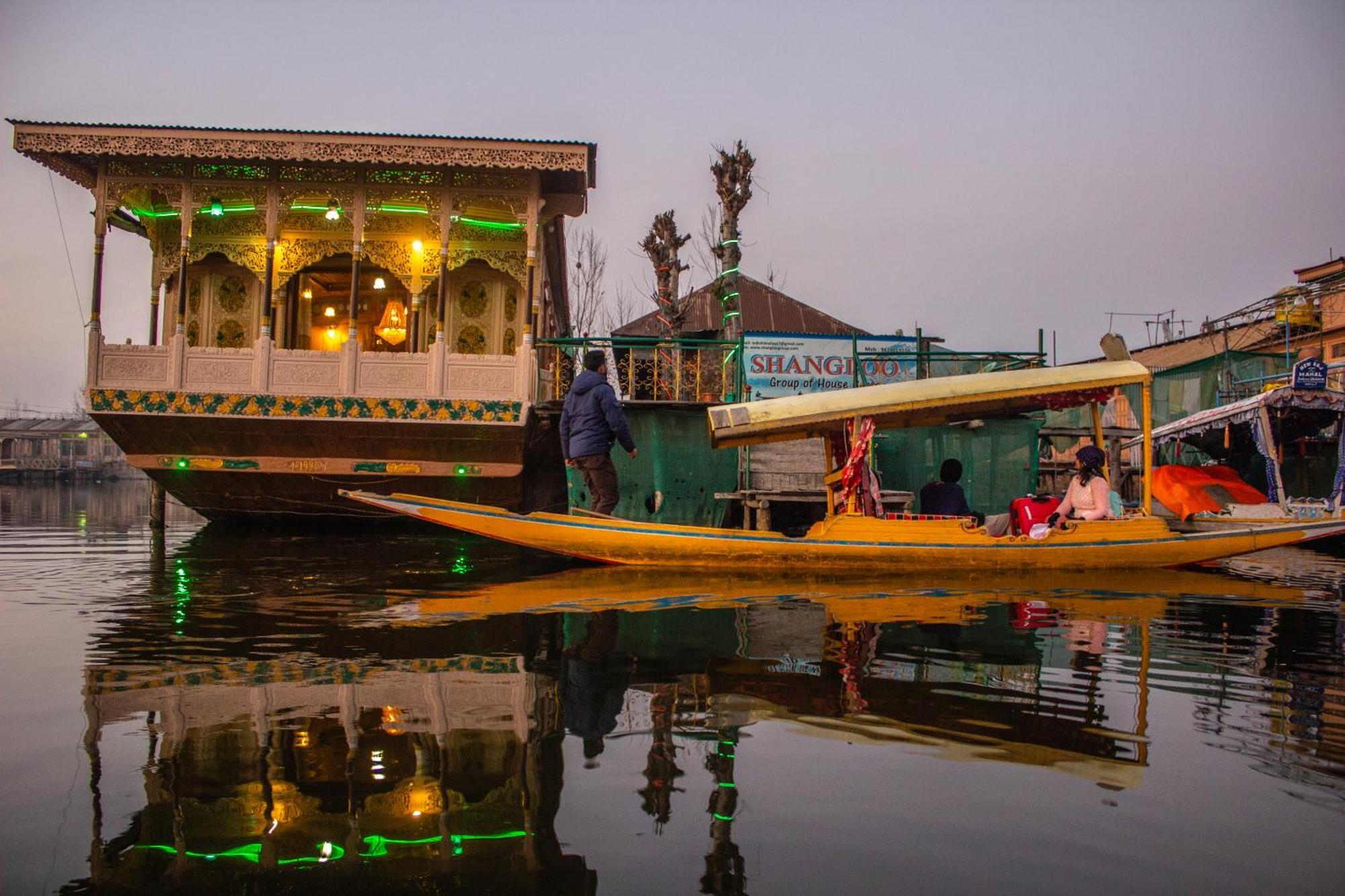 Bed and Breakfast House Boat New Manora Srīnagar Exterior foto