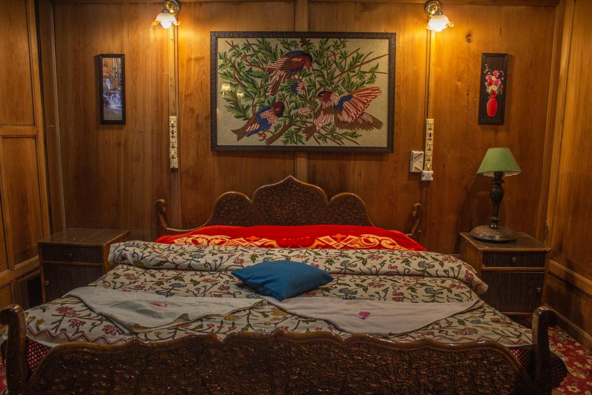 Bed and Breakfast House Boat New Manora Srīnagar Exterior foto