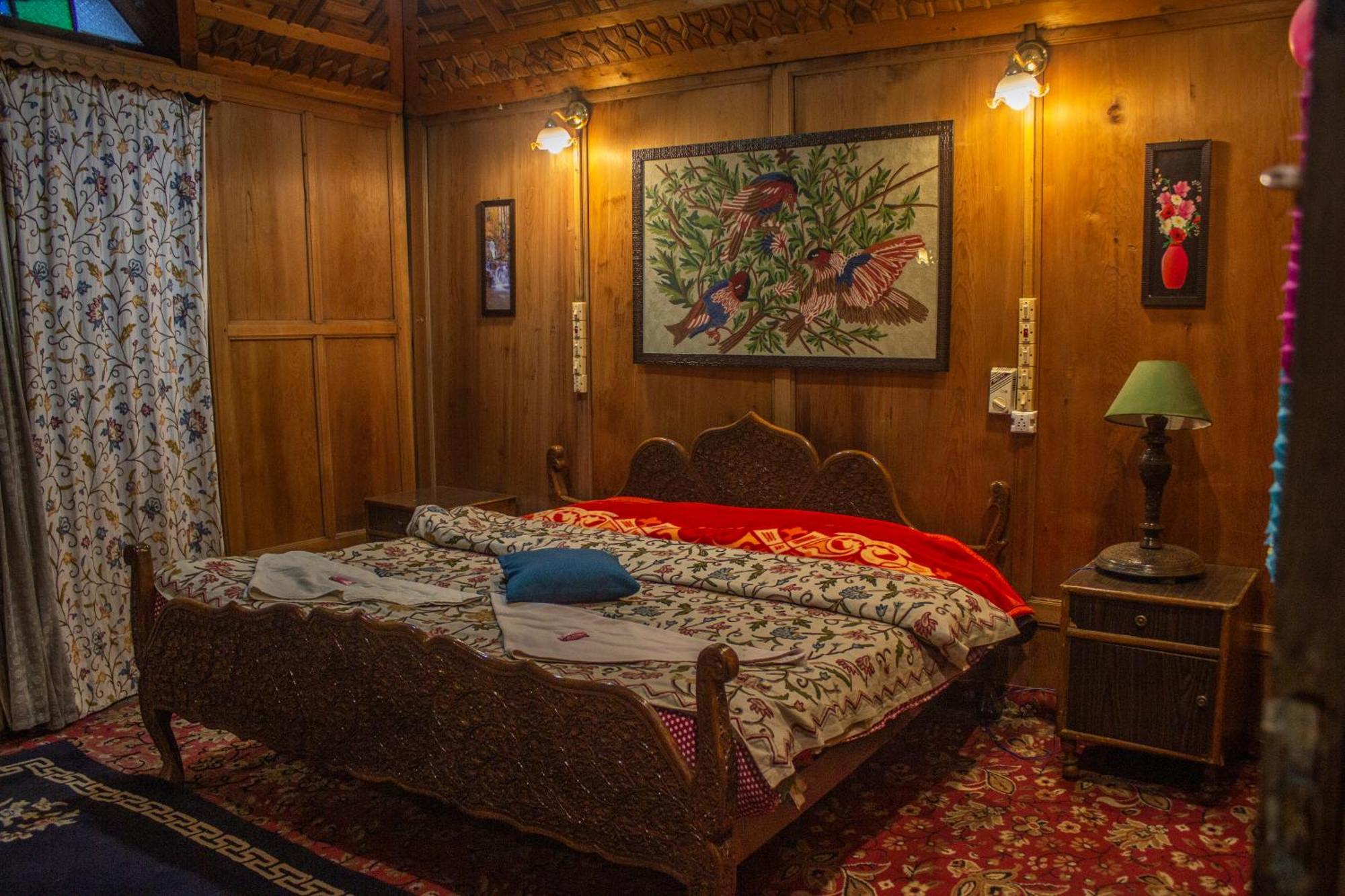 Bed and Breakfast House Boat New Manora Srīnagar Exterior foto