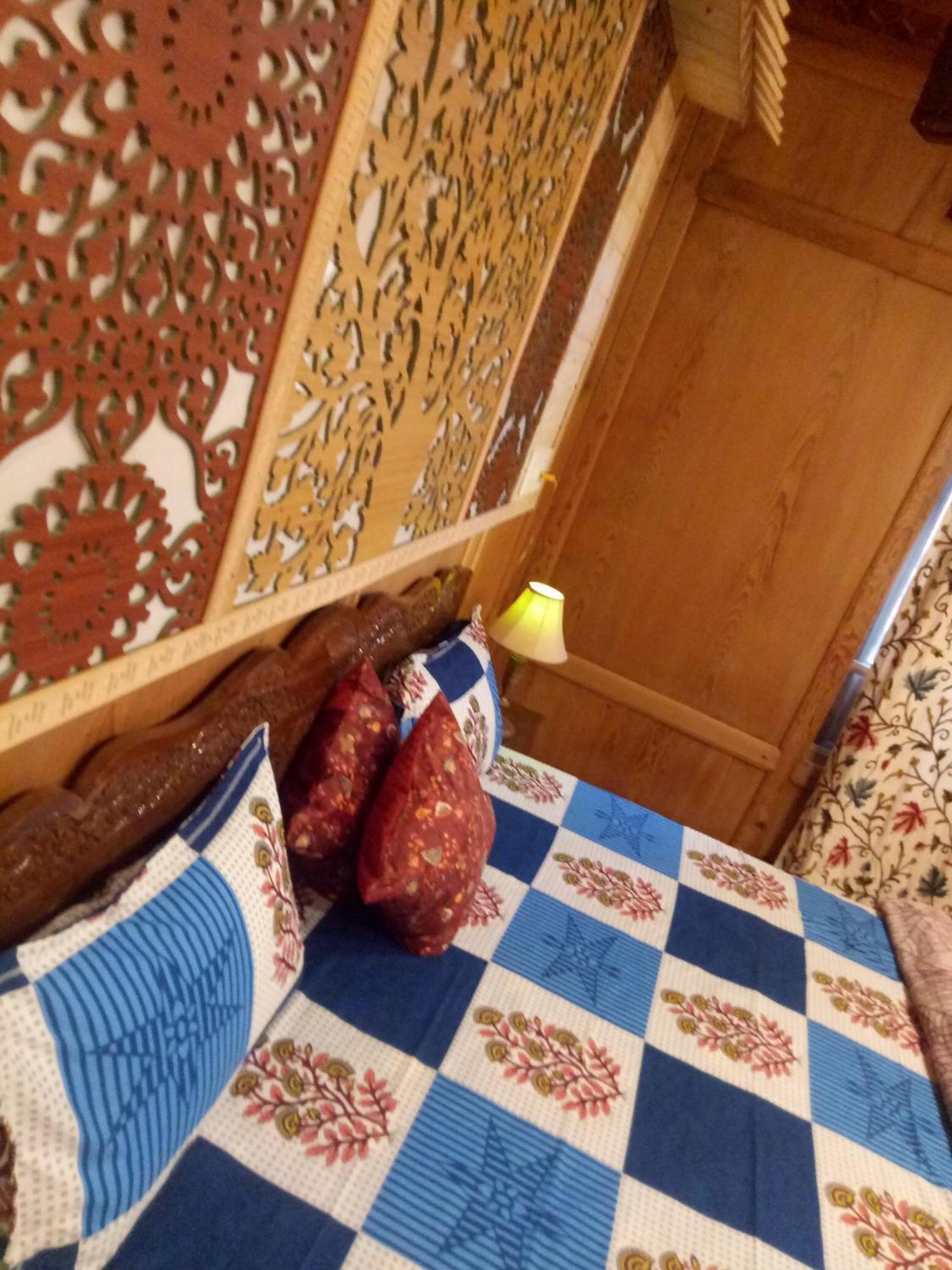 Bed and Breakfast House Boat New Manora Srīnagar Exterior foto