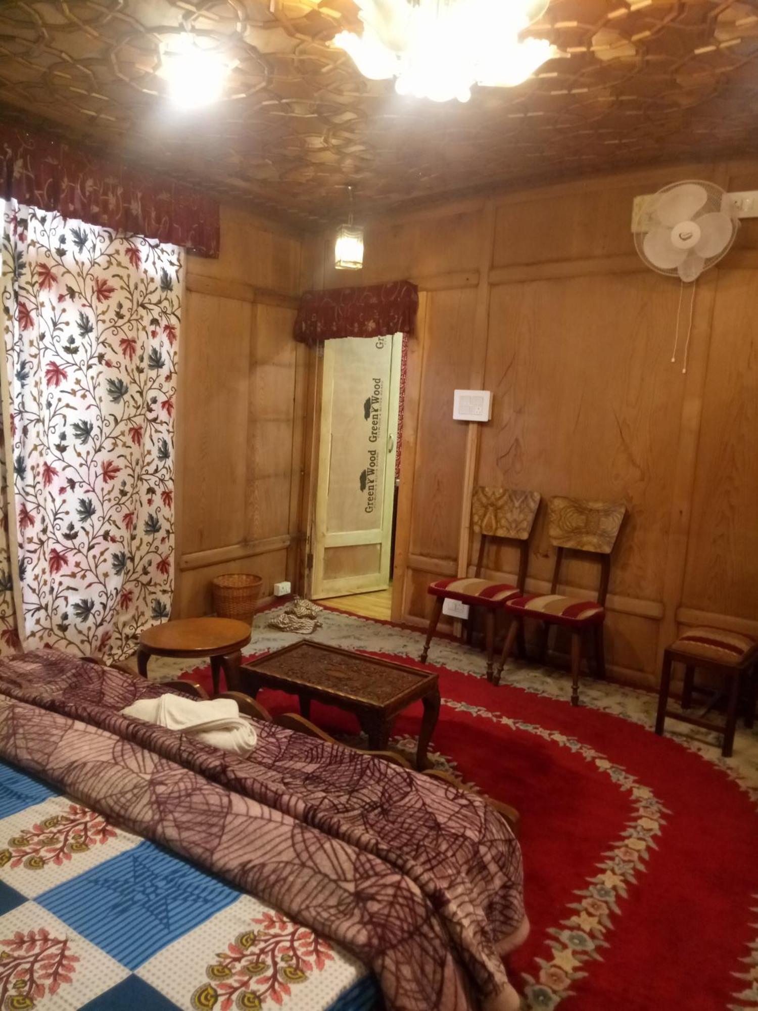 Bed and Breakfast House Boat New Manora Srīnagar Exterior foto
