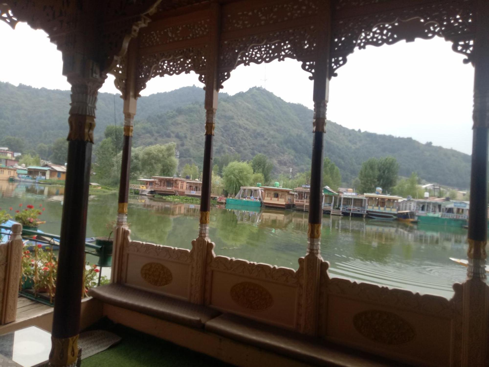Bed and Breakfast House Boat New Manora Srīnagar Exterior foto