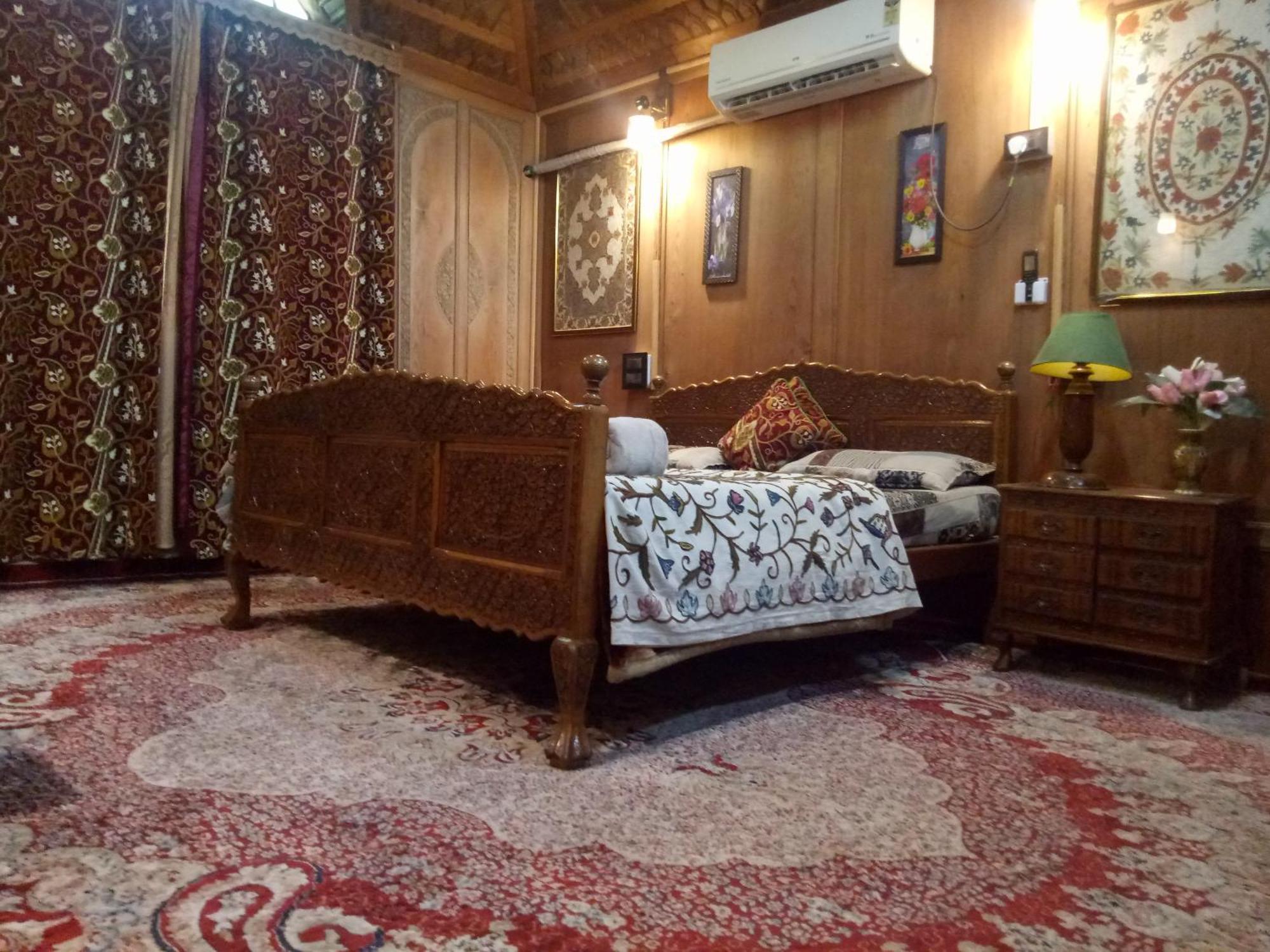 Bed and Breakfast House Boat New Manora Srīnagar Exterior foto
