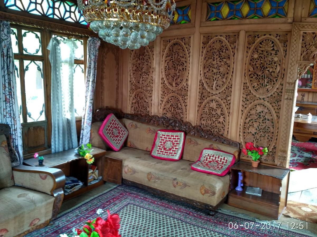 Bed and Breakfast House Boat New Manora Srīnagar Exterior foto
