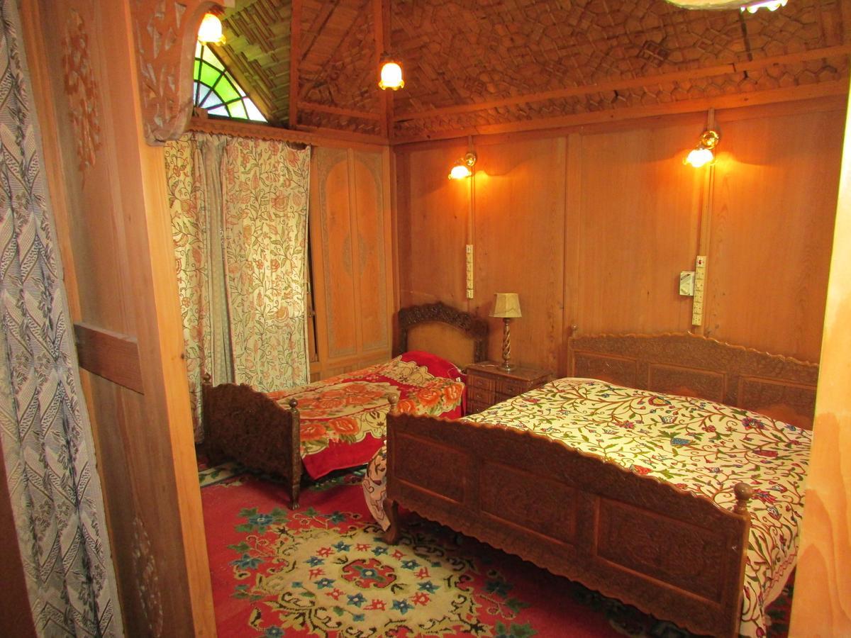 Bed and Breakfast House Boat New Manora Srīnagar Exterior foto
