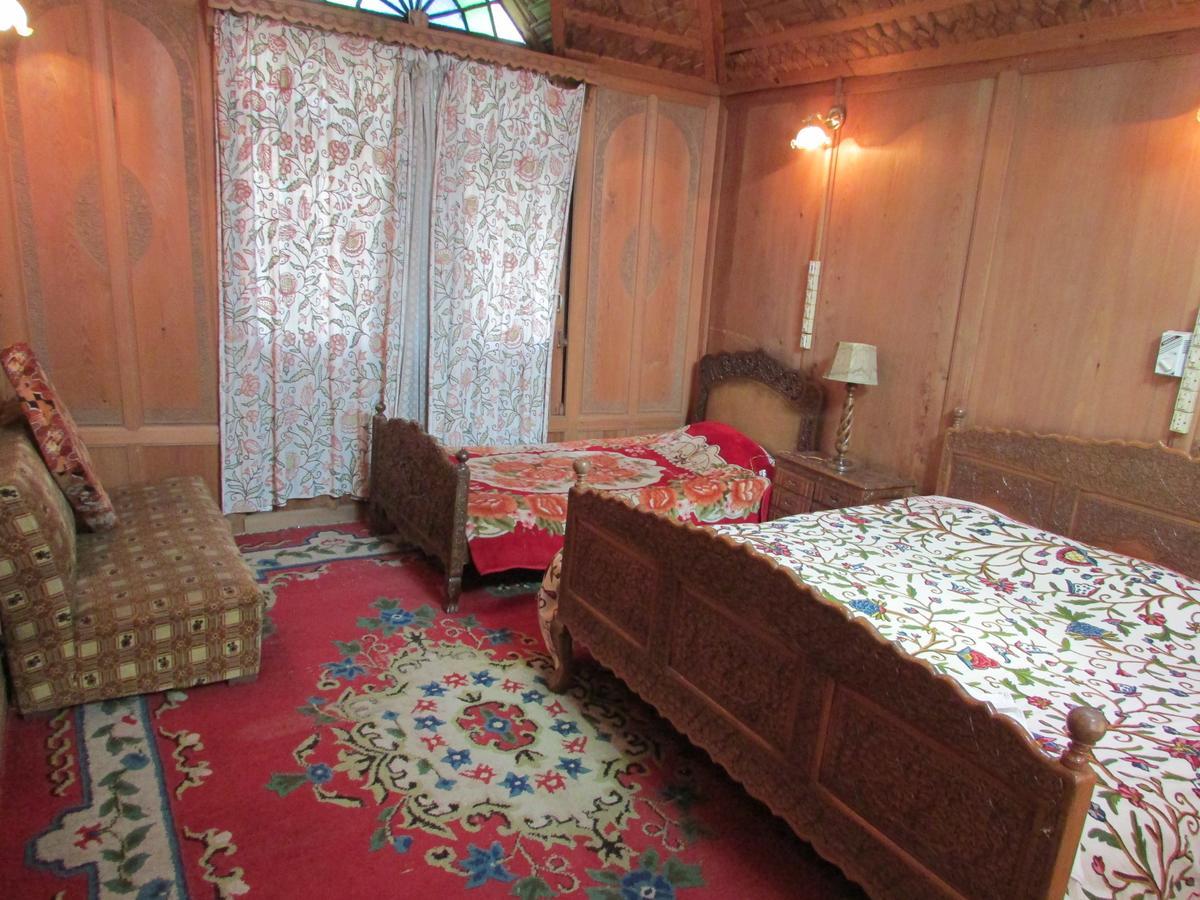 Bed and Breakfast House Boat New Manora Srīnagar Exterior foto