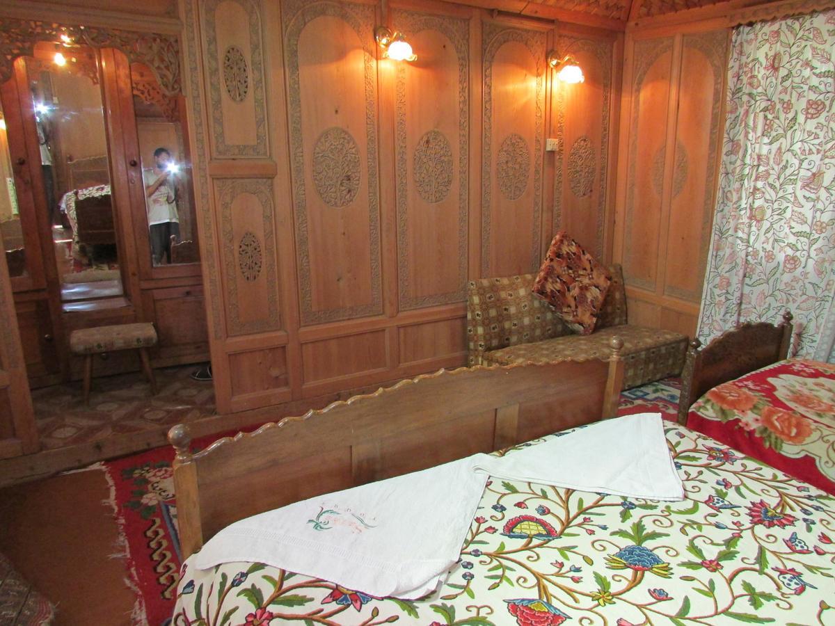 Bed and Breakfast House Boat New Manora Srīnagar Exterior foto