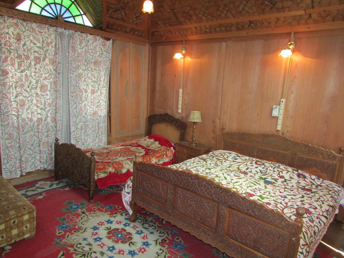 Bed and Breakfast House Boat New Manora Srīnagar Exterior foto